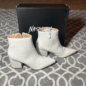 White alligator booties size 8